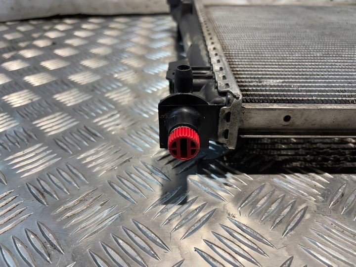 фото №9, Радиаторов воды mercedes w203 2,2cdi a2035000603