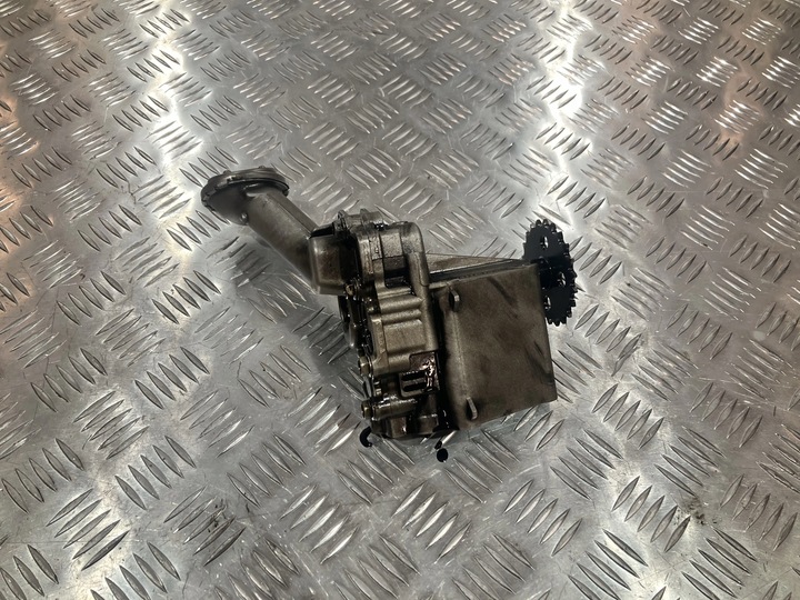 фото №1, Насос масла mercedes a клас w177 1.5 cdi