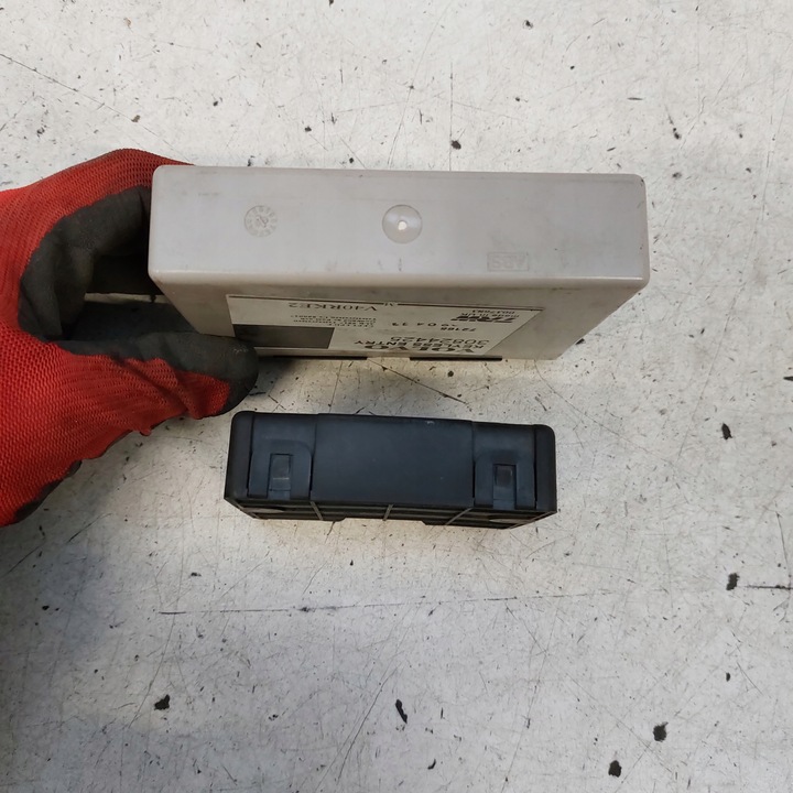 фото №5, Volvo v40 s40 модуль замка центрального + імобілайзер 30824425 30864647 trw