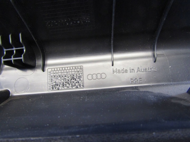 фото №8, Audi q7 захист панель багажника лівий 4m0867607f