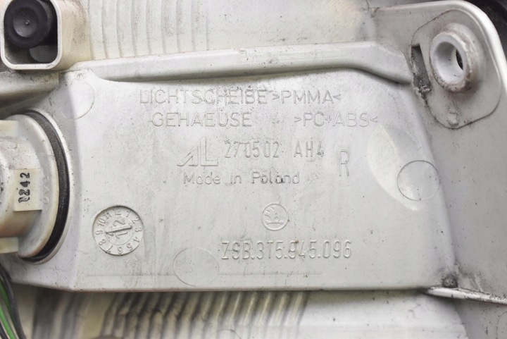 фото №8, Лампа права зад задня 3t5945096 skoda superb 2 ii hb 08-13