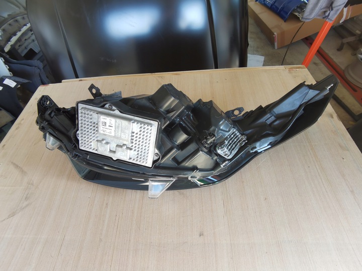 фото №10, Land rover discovery v - лампа передня права повний led