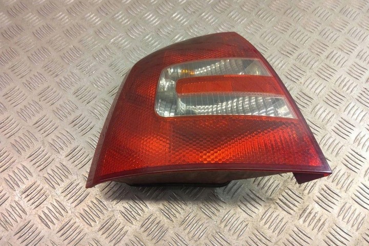 фото №11, Лампа ліва задня skoda octavia i 1u2 1z5945111a 1.9l дизель 1999