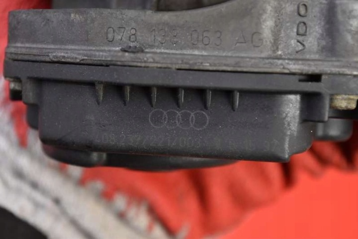 фото №8, Дросельна заслінка 078133063ag audi a6 c5 2.4 v6 165 km 97-01