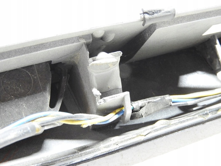 фото №10, Nissan micra k12 cc накладка кришки багажника зад