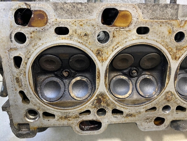 фото №13, Головка циліндрів вали s80 i 2.4 b5244s 1001837