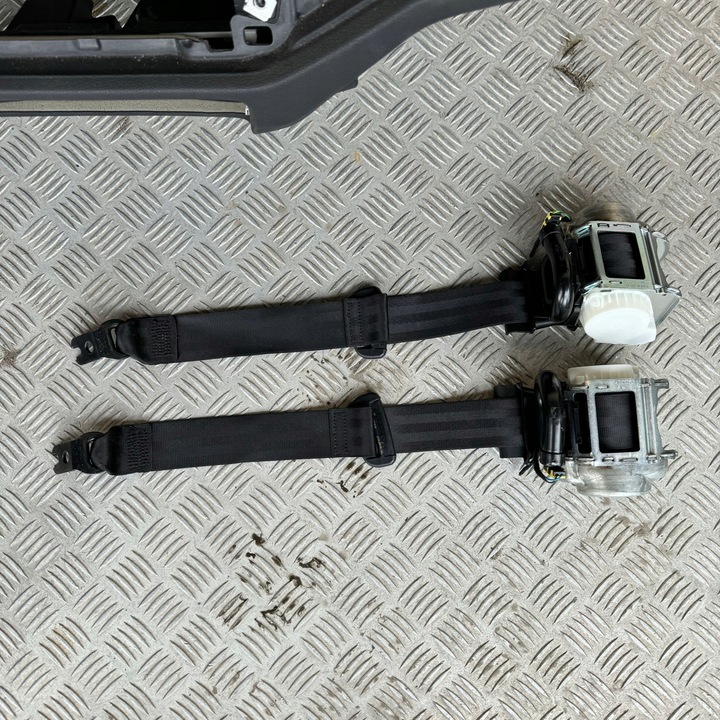 фото №5, Панель комплектна подушка безпеки консоль ремені капот audi q3 83a s-line sportback