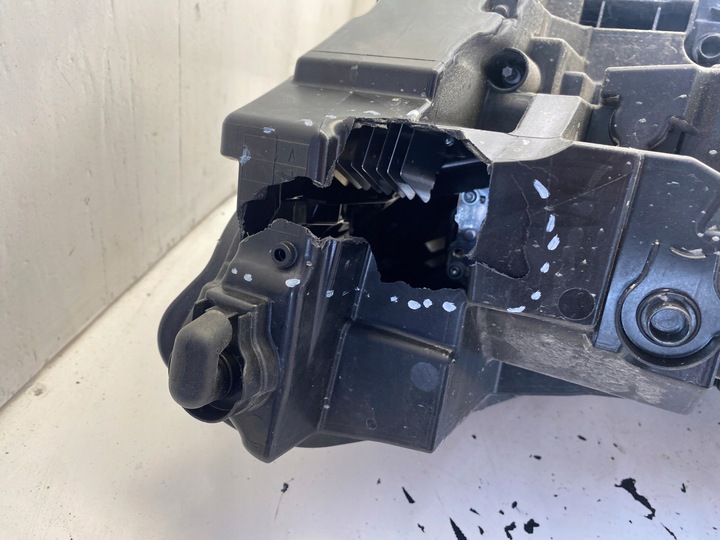 фото №13, Skoda enyaq лампа правые перед полный led 5lb941016a