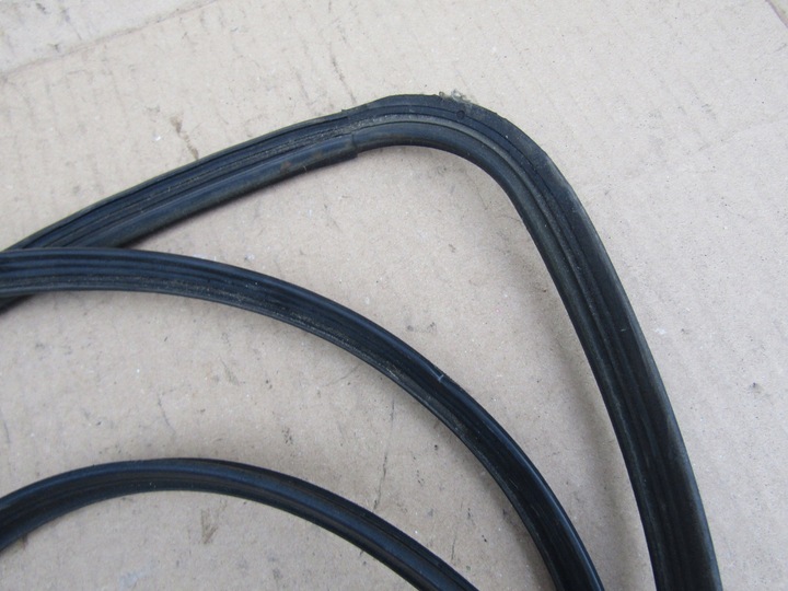 фото №8, 2 mercedes w124 купе w201 190 прокладка люк электрического