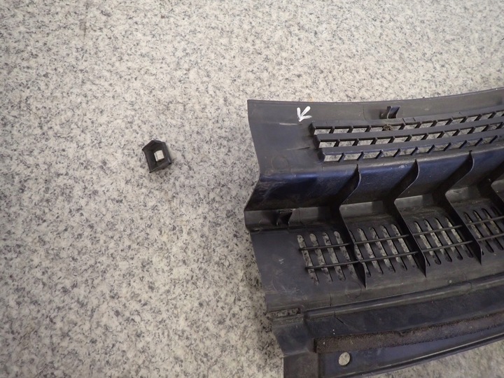 фото №4, Suzuki swift 04-10 панель під лобовим склом праві пластиковий jp