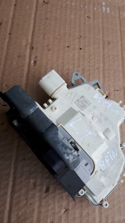 фото №15, A6 c7 рестайлінг замок двері лівий зад 8pin a7 s7 q2 q3