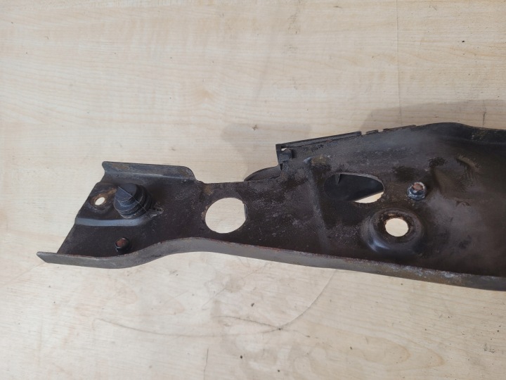 фото №4, Jeep cherokee kj 01-05 3.7 передня панель верхній