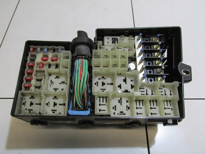фото №4, Корпус коробка предохранителей focus mk2 c-max mk1