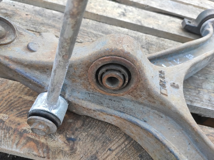 фото №8, Jeep grand cherokee wk 3.0crd commander xk рычаг нижний левый правые перед