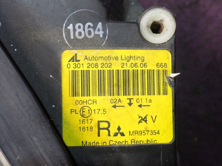 фото №13, Mitsubishi colt vi z30 02-08 фара передняя правая фара правое 0301208202