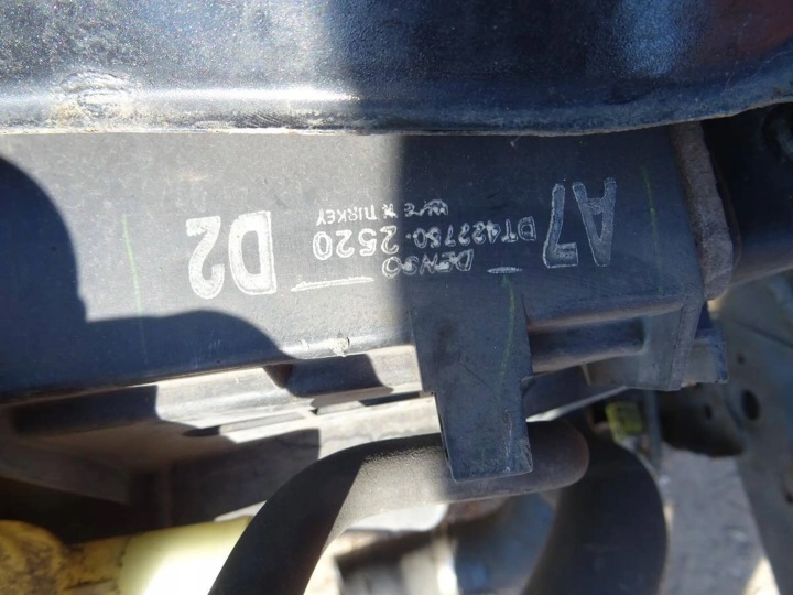 фото №6, Передняя панель toyota corolla verso 04-09r 2.2d