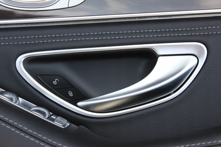 фото №12, Обшивки дверь mercedes c-klasa glc wer. английская