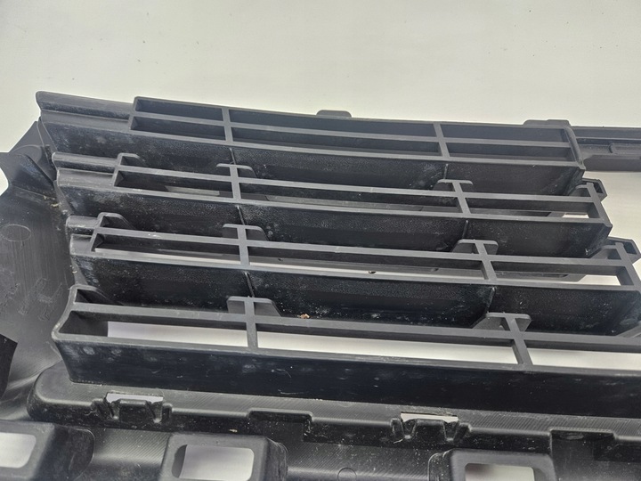 фото №15, Peugeot 308 ii t9 рестайлинг 2017 - решётка средняя бампера перед радар