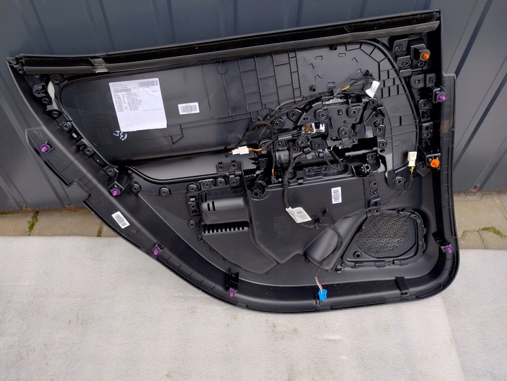 фото №9, Оббивка боковина двері зад mercedes eqa eqb x243amg права ліва