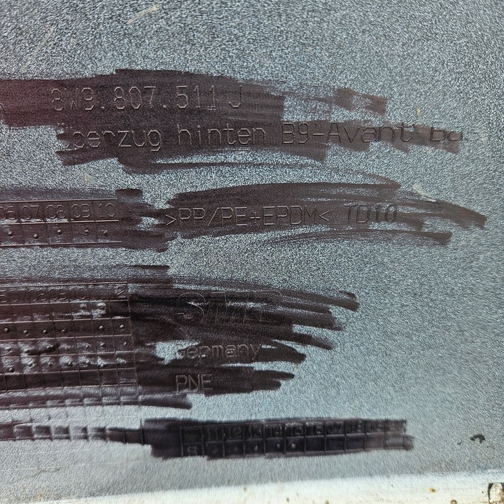 фото №15, Audi a4 b9 8w9 бампер зад універсал pdc 15- 8w9807511 j