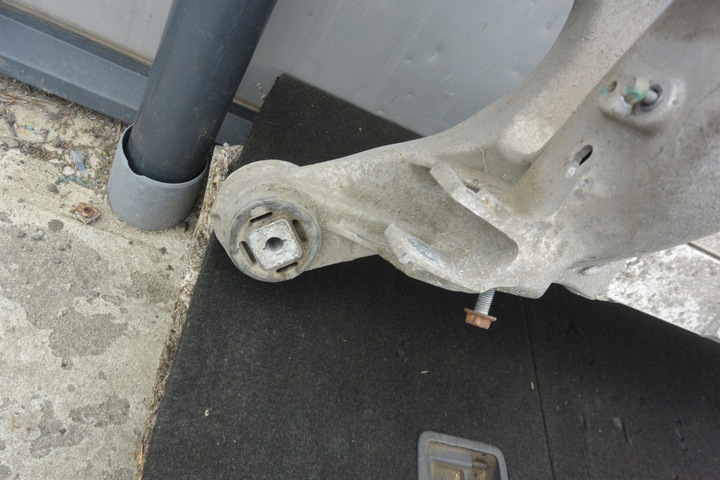 фото №8, Підрамник балка підвішування зад tesla модель s 12-16