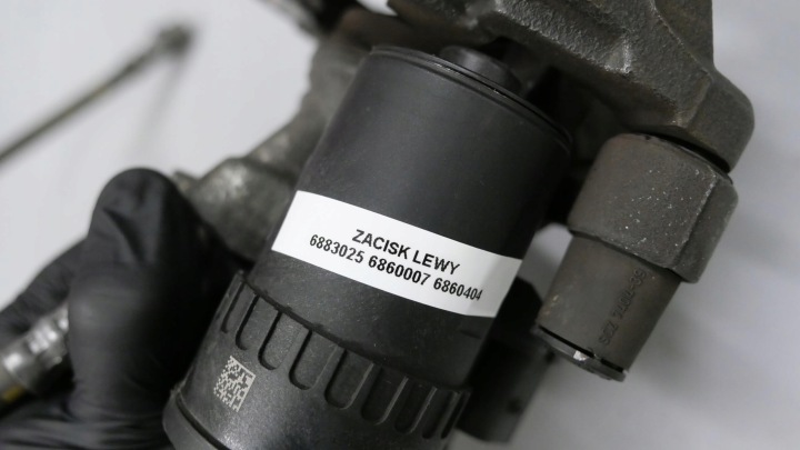 фото №10, Bmw f39 f45 f48 mini f54 f60 суппорт тормозной левое заднее зад 6883025