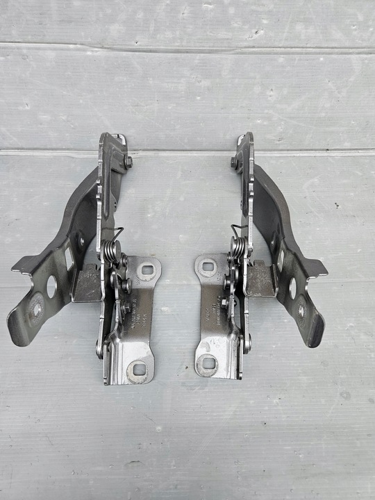 фото №1, Mercedes b-klasa w247 петлі капота лівий праві