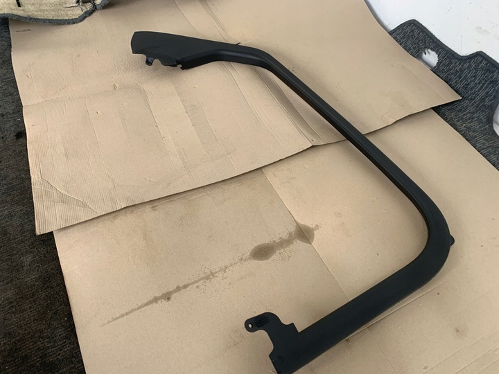 фото №4, Ford mustang mach-e 2021r планка рамка скла двері лівий зад оригінал