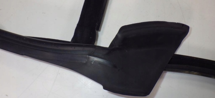 фото №9, Прокладка стёкла правый зад 4f9839440n audi a6 c6 s6