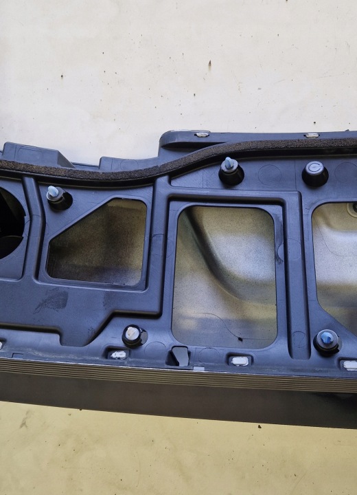 фото №15, Opel insignia a накладка крышки багажника z22a нижняя низ оригинал 13267290
