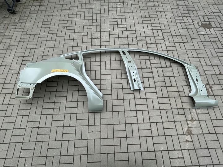 фото №1, Tesla модель 3 крыло зад правый bok стойка