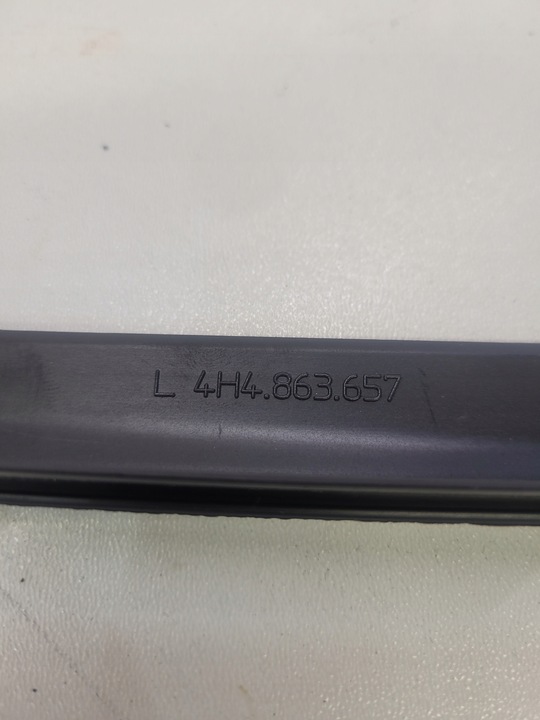 фото №6, Защита направляющей ролеты audi a8 d4 4h4863657