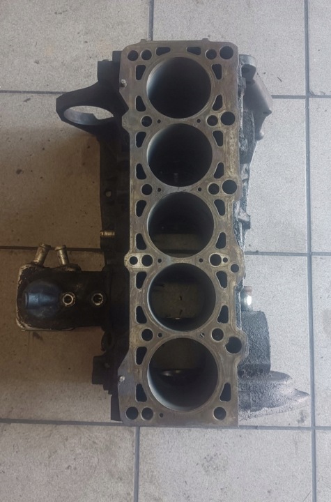 фото №10, Блок  двигуна volkswagen t4 ajt 2.5 tdi 046103021