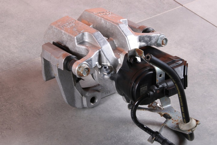 фото №7, Bmw g20 g21 g22 g26 g42 суппорт тормозной левый задний 42/330/20 8836841 8 km!