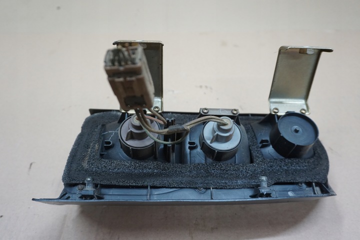 фото №12, Nissan patrol лампа левый зад левая задняя w крыло gr y61 97-04r