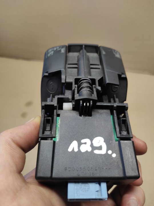 фото №6, Кнопка рычаг ручка тормоза ручного renault espace iv 8200550545