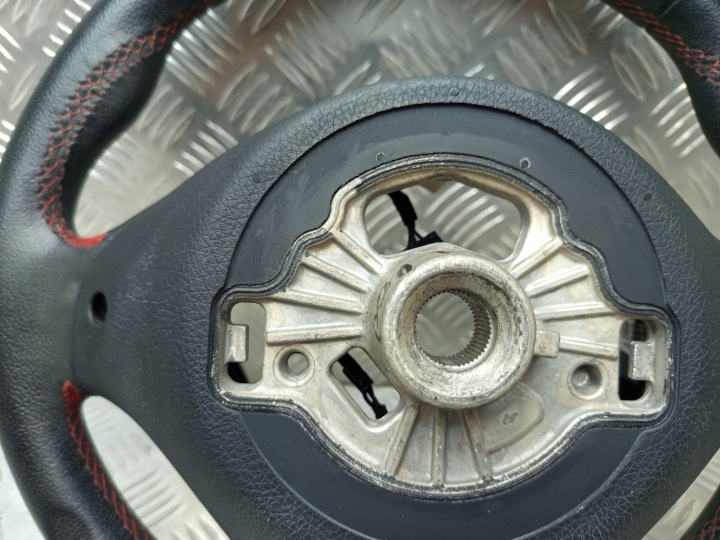 фото №14, Bmw f20 руль мульти функция кожа красный обшивка кожа 62560184d