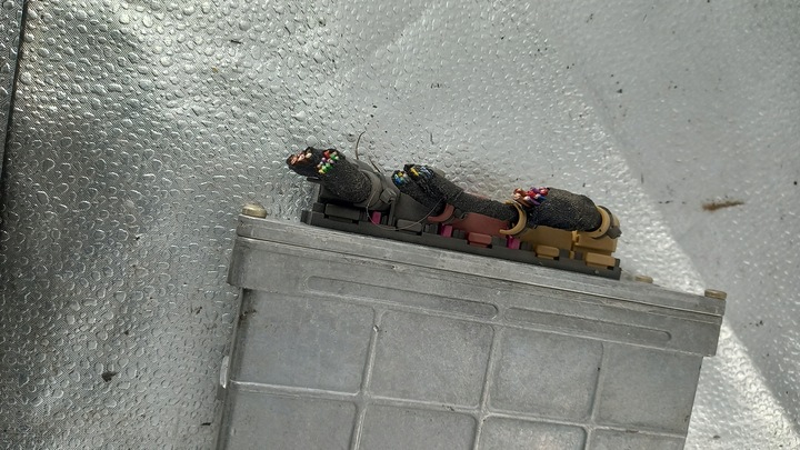 фото №3, Комп'ютер двигуна audi a4 b5 1.8b 95r 8d0907557c