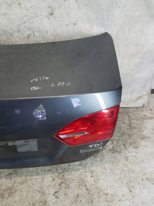 фото №8, Крышка багажника зад vw jetta vi код ld7x