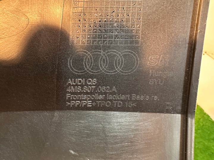 фото №11, Audi q8 4m8 спойлер dół бампера кутник правий 4m8807062a