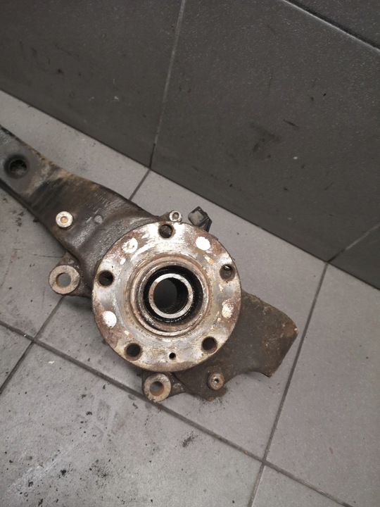 фото №5, Поворотна опора праві перед vw phaeton 3d0407258