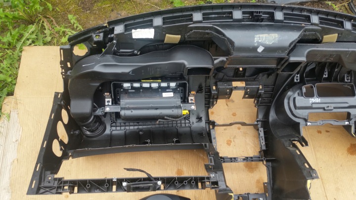 фото №12, Торпедо консоль подушки ремені nissan qashqai i j10 06-