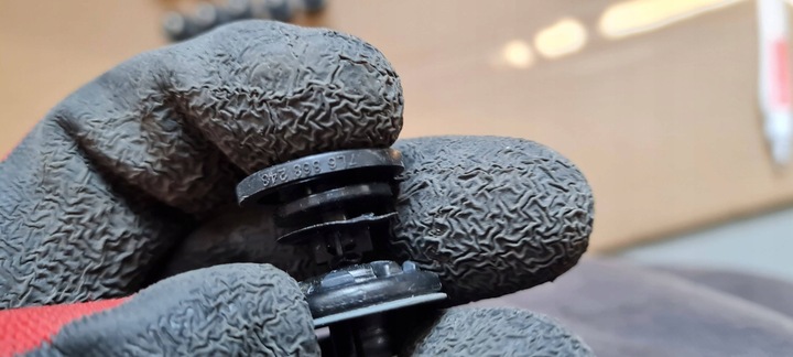 фото №8, A6 c7 4g засувка засувки кліпса обшивка 20szt 7l6868243 a7 4g s7