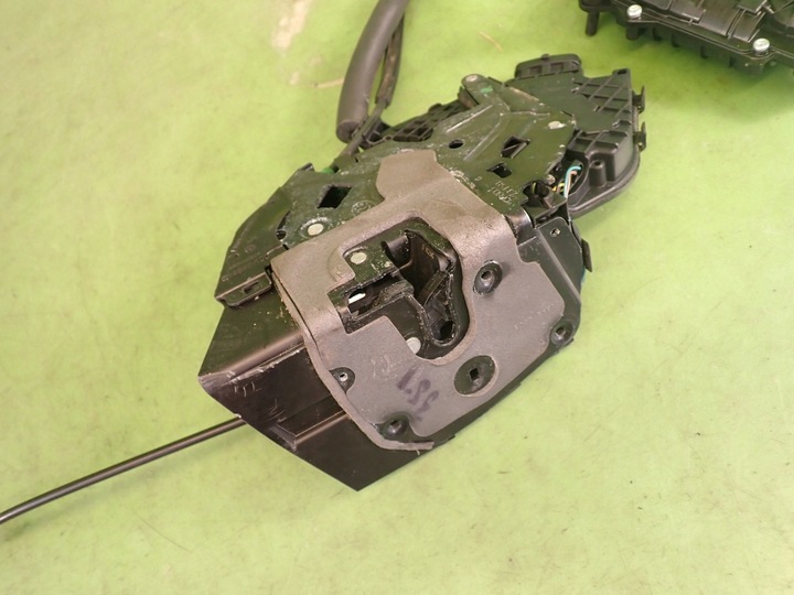 фото №12, Замок двері лівий задній + доводчик jaguar xjl 16r ew93-24995-bg ew93218a42bb