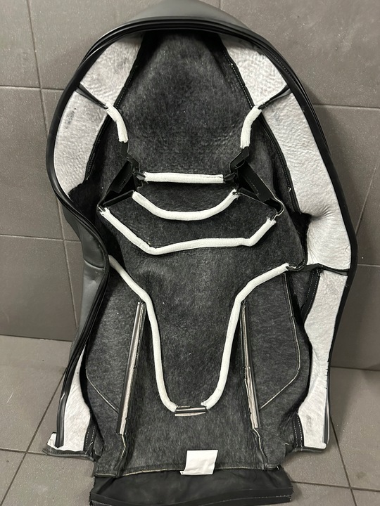 фото №11, Кожа сиденья перед recaro audi rs4 soul metallica