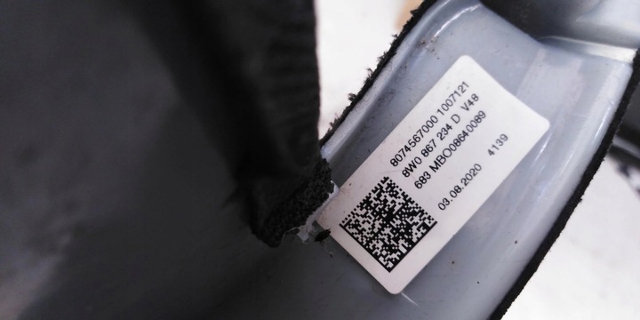 фото №7, Audi a4 8w универсал s-line стойка потолок правые перед 8w0867234d