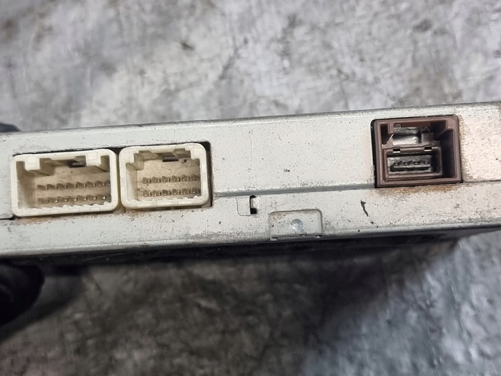 фото №9, Модуль usb оригинальный номер pz473-00266-01 toyota prius iii 09r
