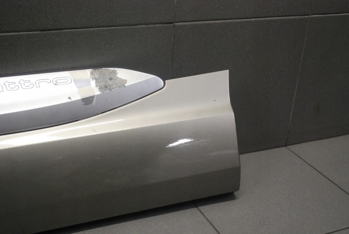 фото №6, Нижня планка двері лівий зад audi q7 4m0853969b