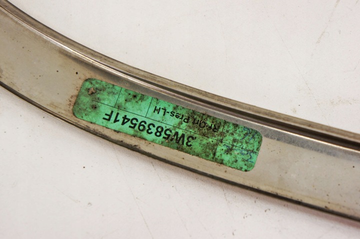 фото №5, Ir048 bentley flying spur i планка стёкла левый зад