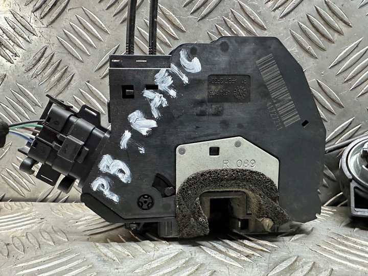 фото №6, Renault trafic iii vivaro замок ручка двері зсувних правих 825027817r